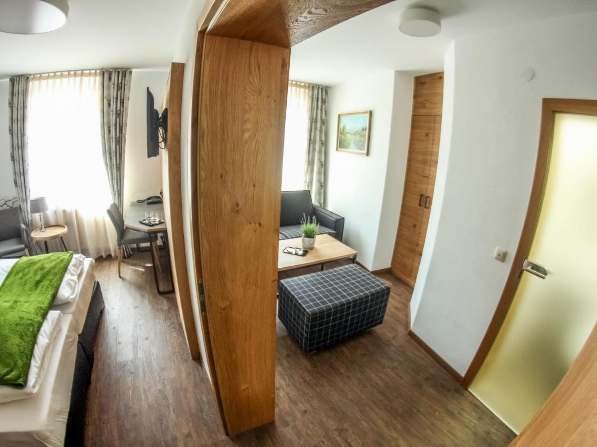 Hotel Zum Ehem. Koenigl. Bayr. Forsthaus Waldsassen Bagian luar foto